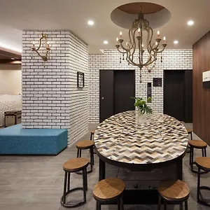 The B Shimbashi Toranomon Hotel